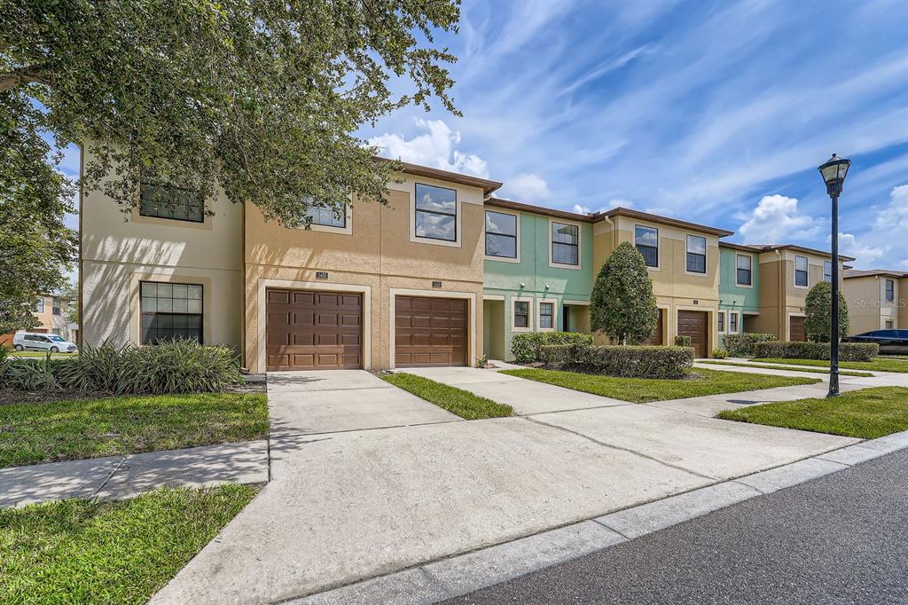 2453 EDGEWATER FALLS DRIVE, BRANDON, FL — photo 2 of 27