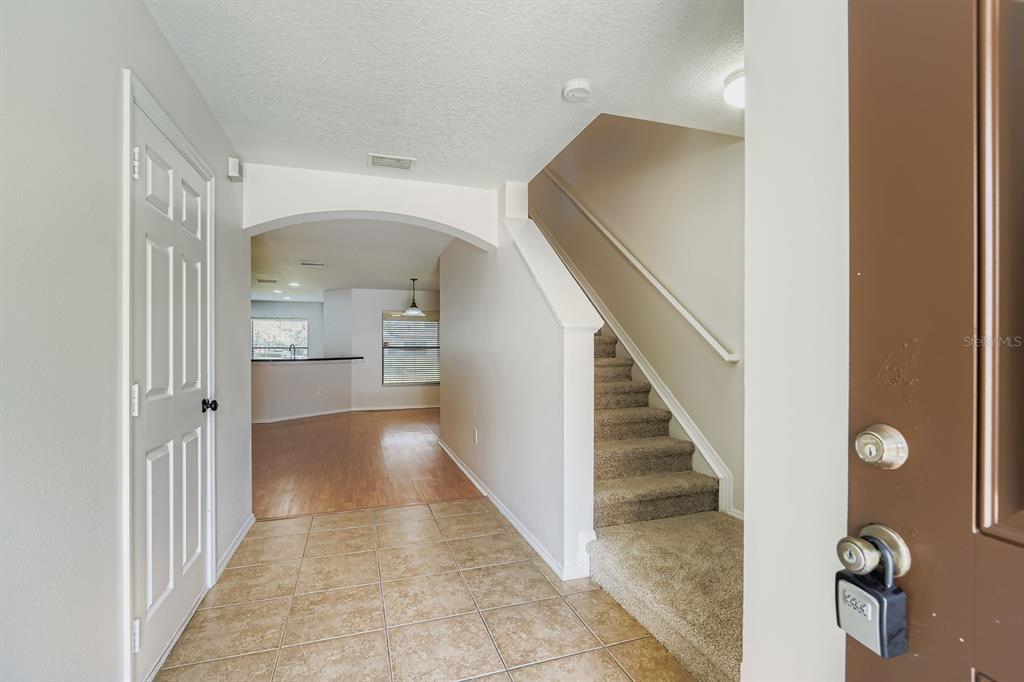 2453 EDGEWATER FALLS DRIVE, BRANDON, FL — photo 4 of 27