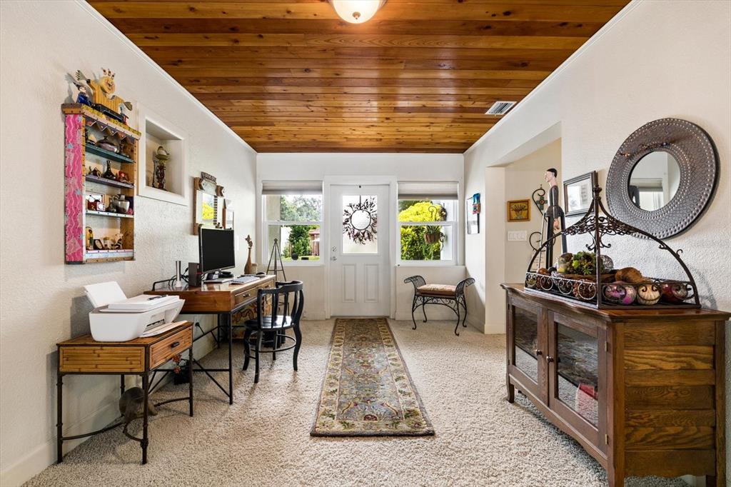 400 N CORONA AVENUE, CLEARWATER, FL — photo 4 of 41