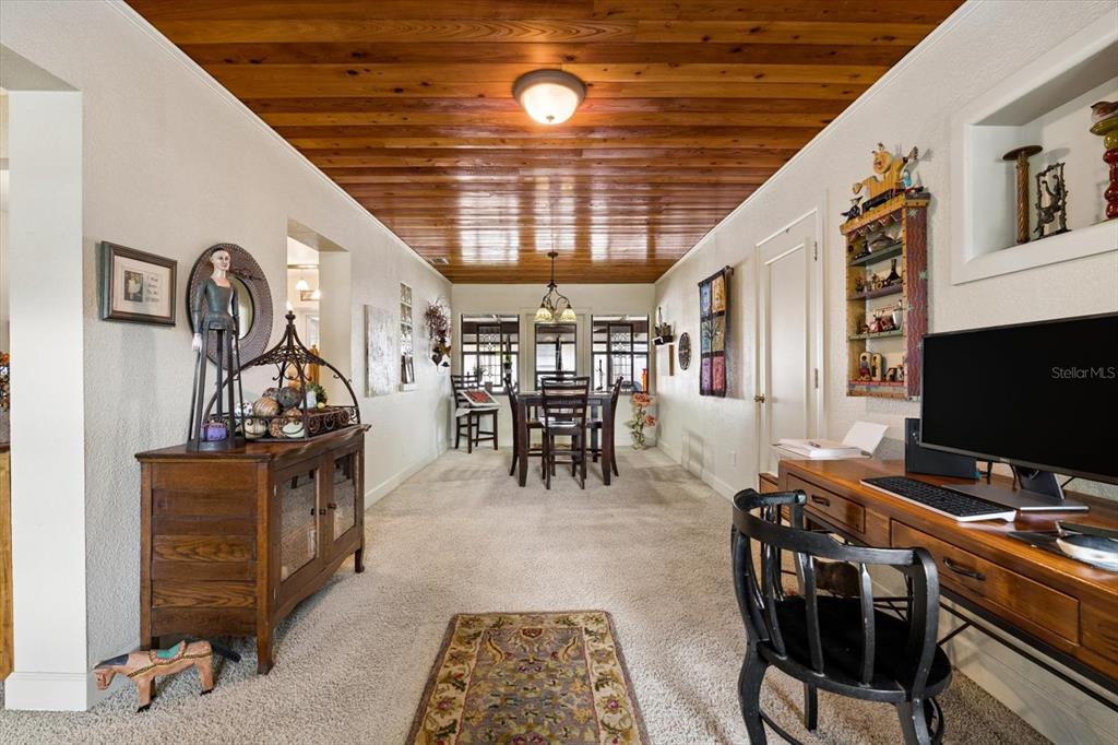 400 N CORONA AVENUE, CLEARWATER, FL — photo 5 of 41