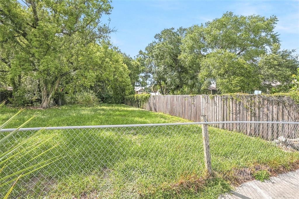 2904 N ELMORE AVENUE, TAMPA, FL — photo 3 of 10