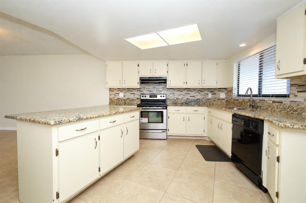 1054 LOTUS COVE COURT UNIT 614, ALTAMONTE SPRINGS, FL — photo 5 of 27