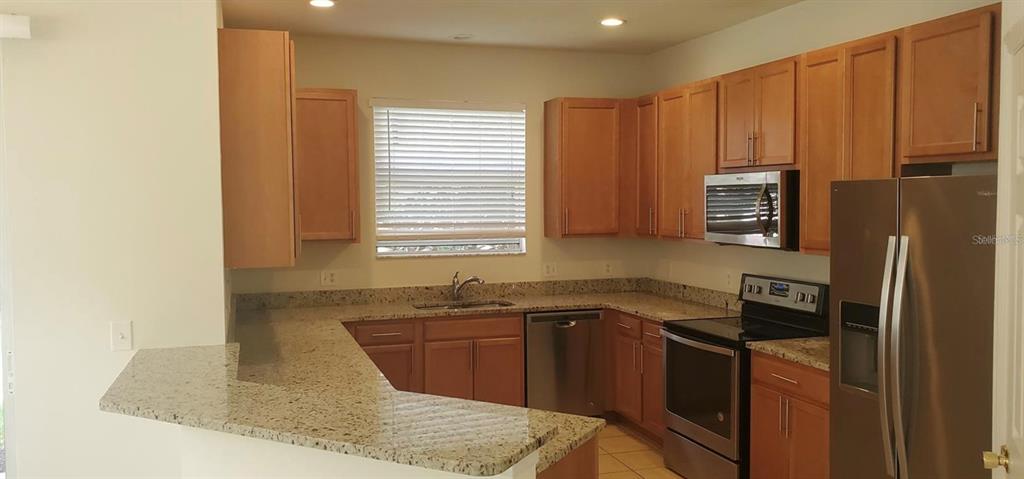 3048 SEAVIEW CASTLE DRIVE, KISSIMMEE, FL — photo 2 of 13