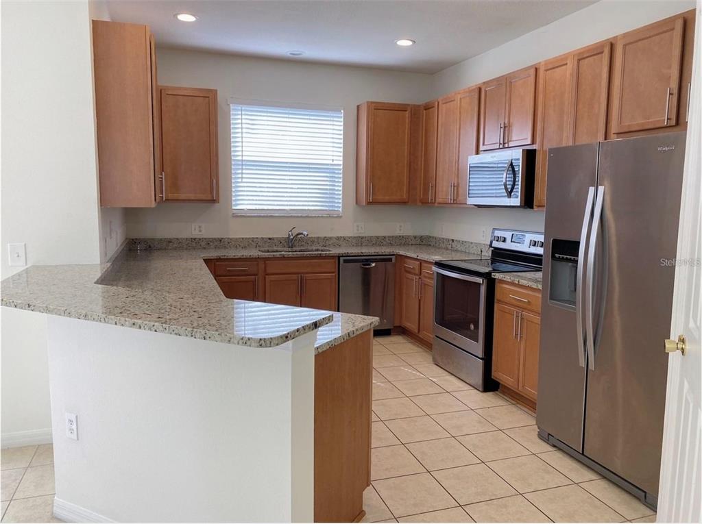 3048 SEAVIEW CASTLE DRIVE, KISSIMMEE, FL — photo 5 of 13