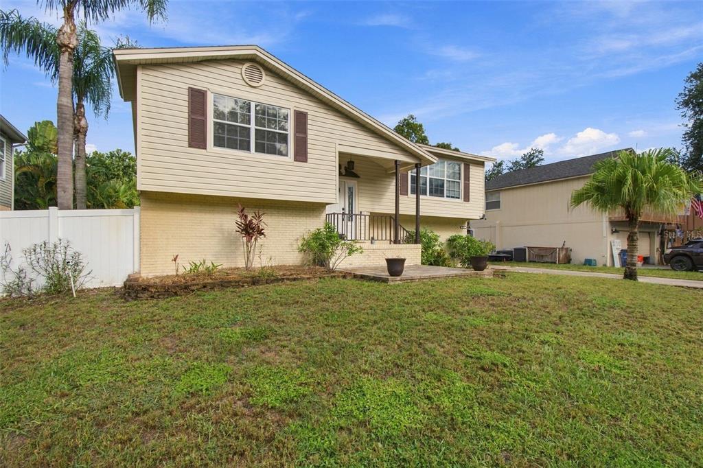 915 LYNNLEA LANE, TARPON SPRINGS, FL — photo 4 of 66