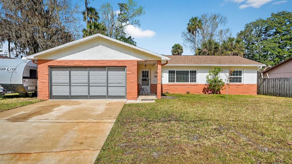8 GREENFERN CIRCLE