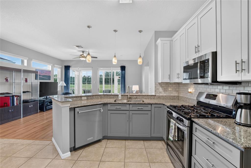 1917 INVERNESS GREENS DRIVE, SUN CITY CENTER, FL — photo 5 of 30
