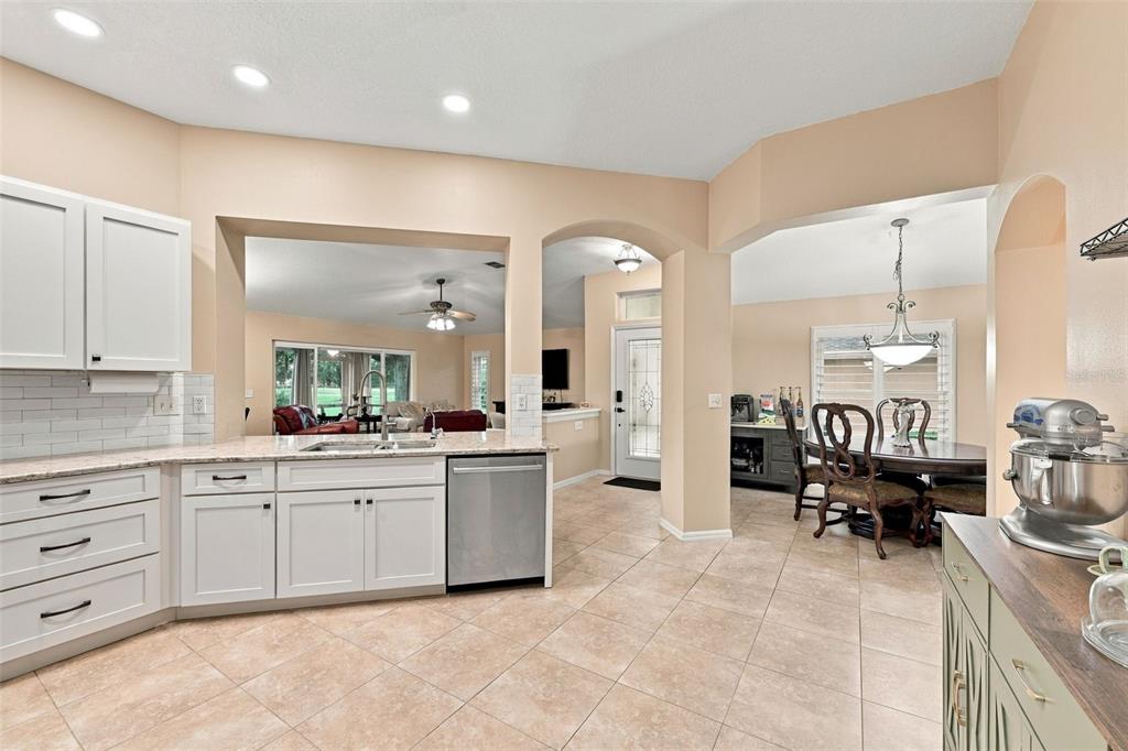 2333 BROOKFIELD GREENS CIRCLE UNIT 45, SUN CITY CENTER, FL — photo 5 of 30