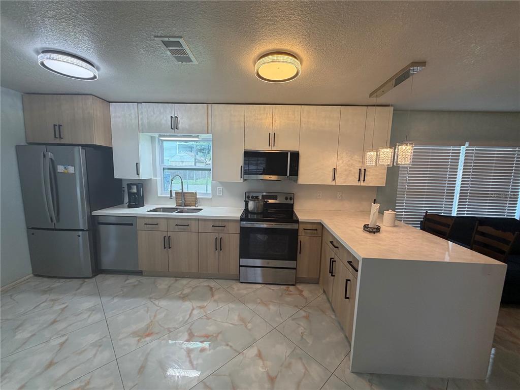 10909 W ELBOW DRIVE, TAMPA, FL — photo 3 of 18