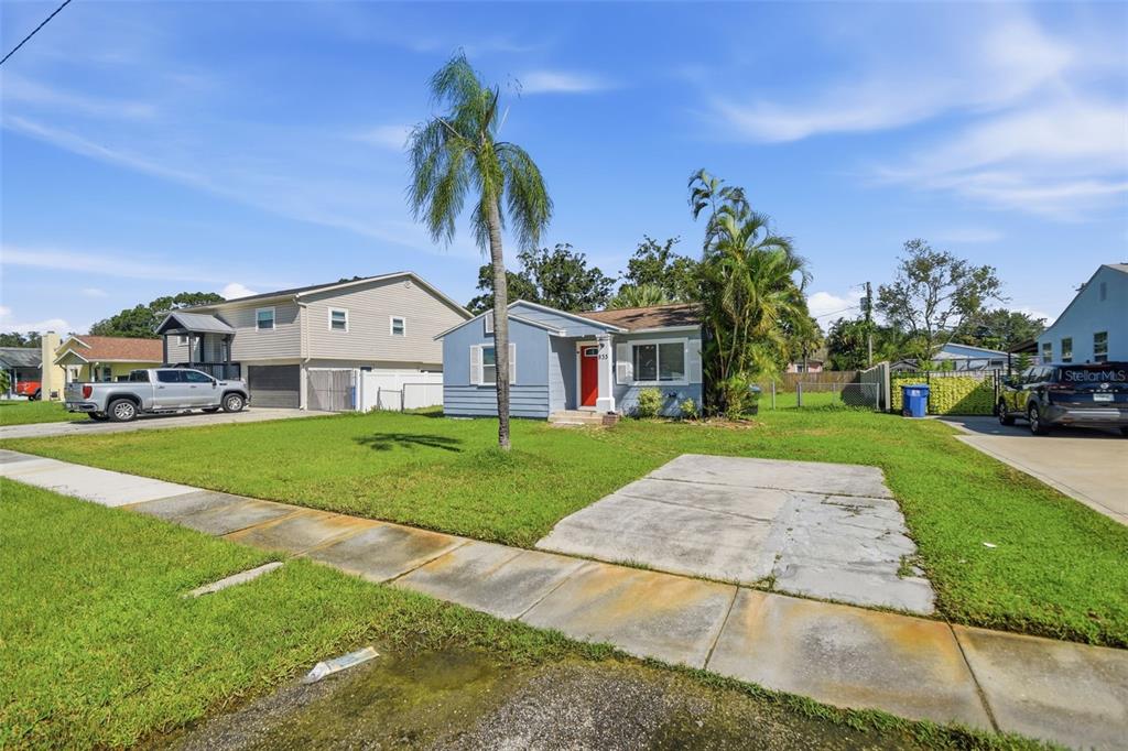 833 61ST AVENUE NE, ST PETERSBURG, FL — photo 4 of 42
