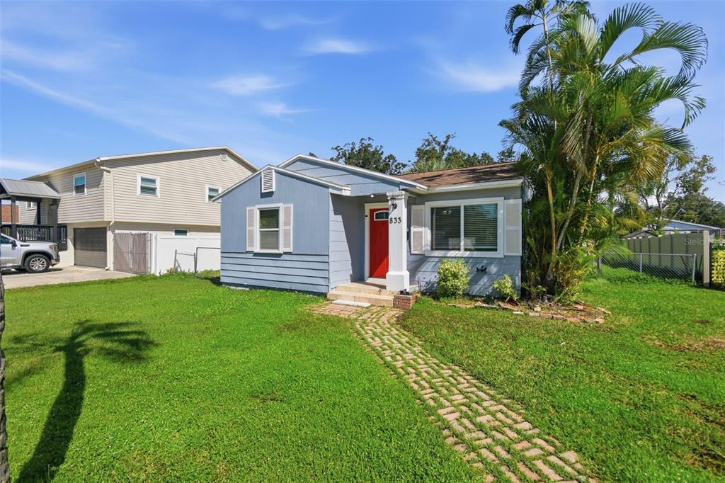 833 61ST AVENUE NE, ST PETERSBURG, FL — photo 5 of 42