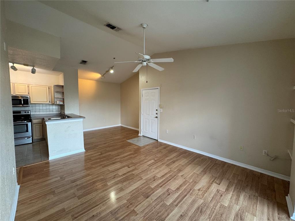 5817 LEGACY CRESCENT PLACE UNIT 302, RIVERVIEW, FL — photo 4 of 20