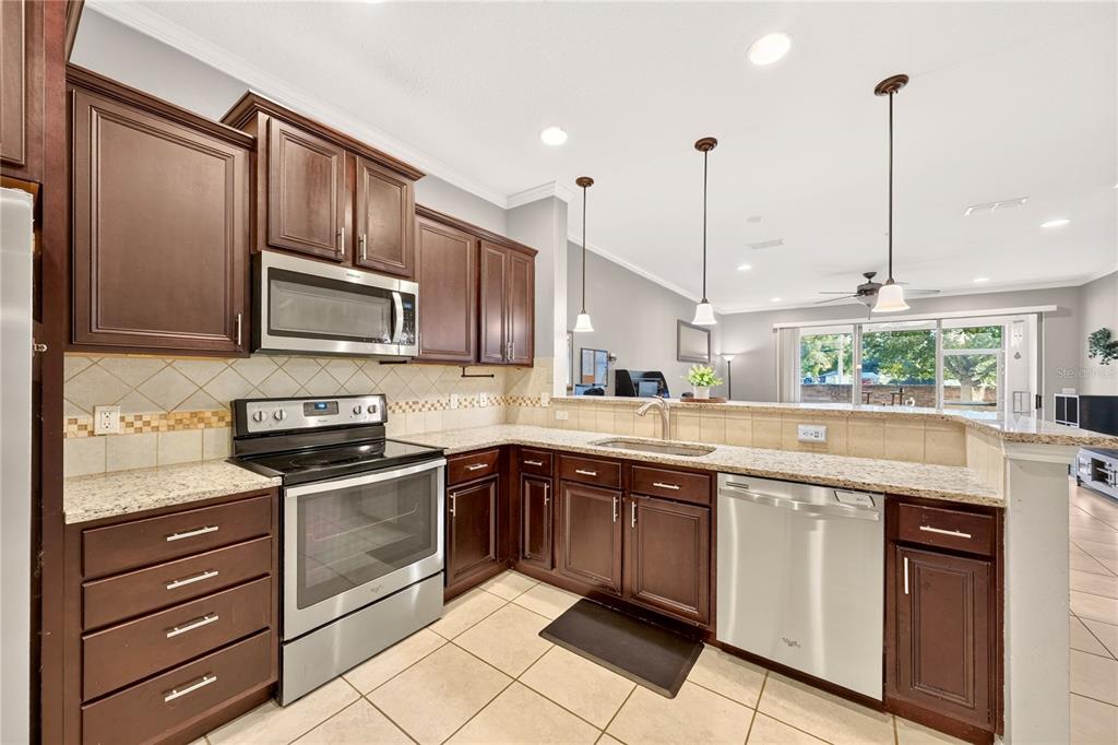 10867 CORSICAN STREET UNIT 20, ORLANDO, FL — photo 2 of 43