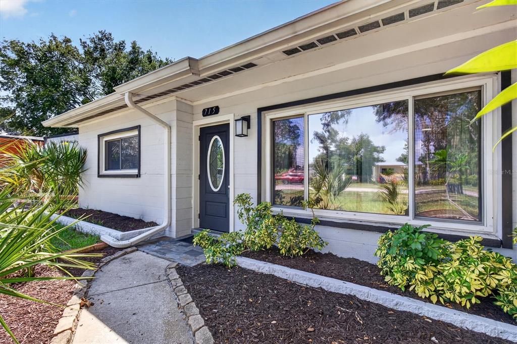 715 W BAYSHORE DRIVE, TARPON SPRINGS, FL — photo 2 of 27