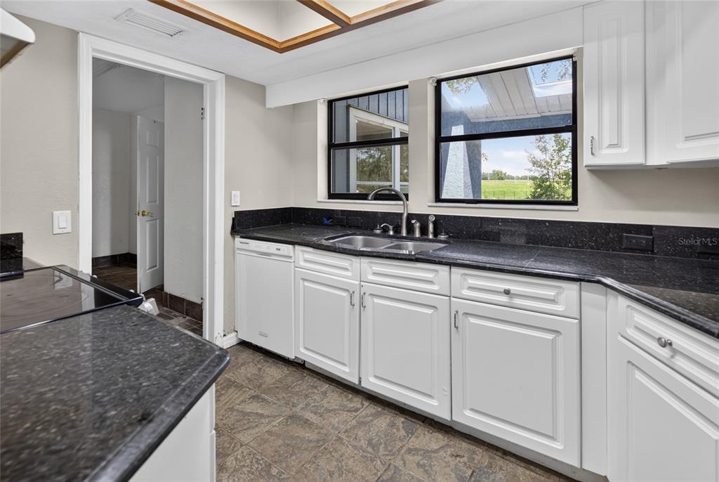 4670 W OLD CITRUS ROAD, LECANTO, FL — photo 5 of 30