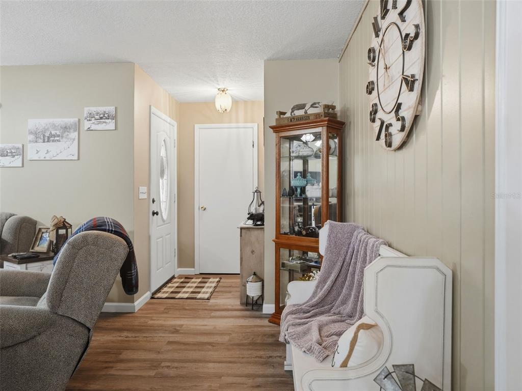 9122 DUPONT AVENUE, SPRING HILL, FL — photo 4 of 30