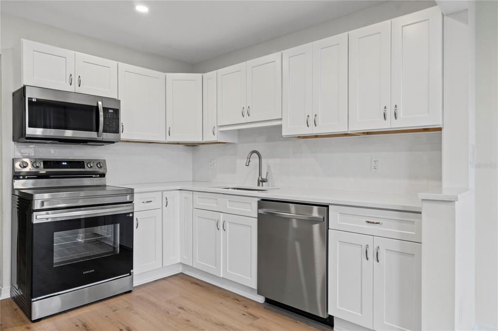 4895 BAY STREET NE UNIT 109, ST PETERSBURG, FL — photo 4 of 39