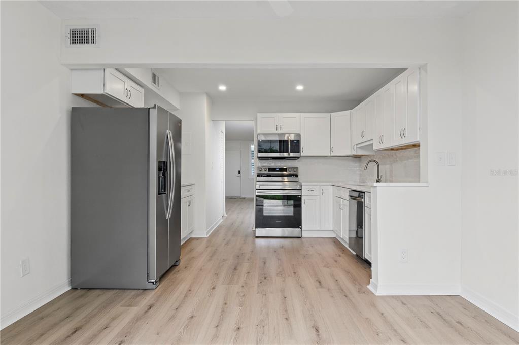 4895 BAY STREET NE UNIT 109, ST PETERSBURG, FL — photo 5 of 39