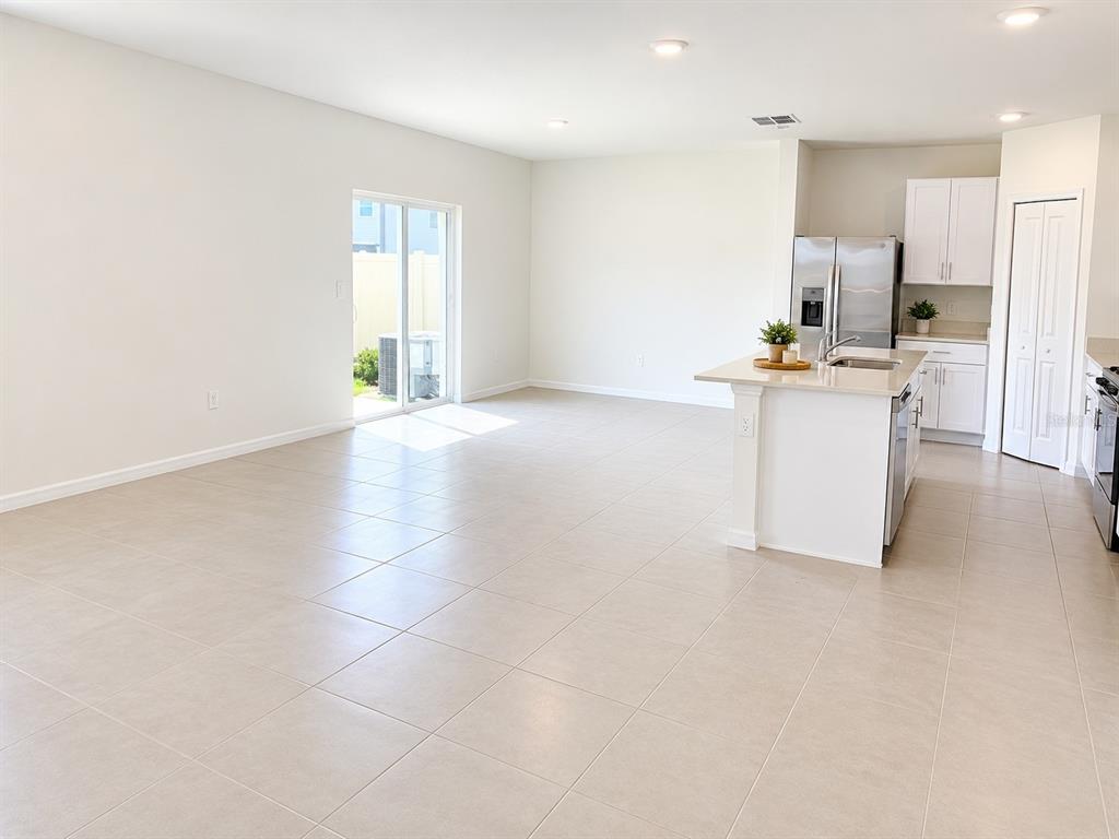 2270 RED CROSSBILL DRIVE, WIMAUMA, FL — photo 2 of 16