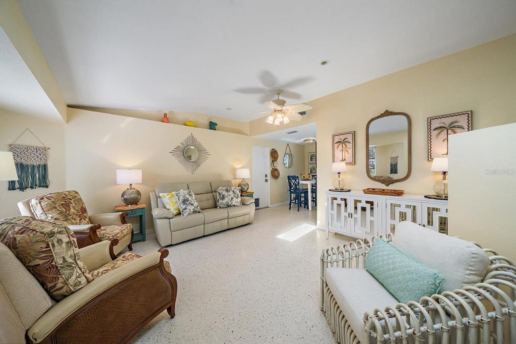 270 W SEMINOLE DRIVE, VENICE, FL — photo 4 of 22