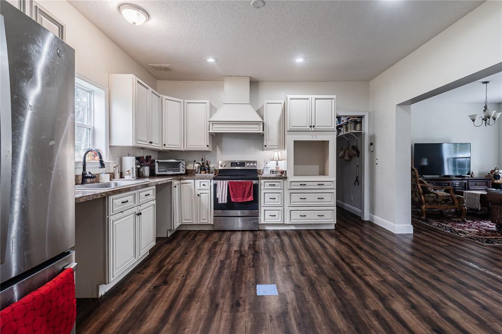 4233 CINDY ROAD, LAKELAND, FL — photo 4 of 30