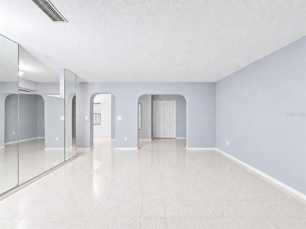 1026 W RAMBLA STREET, TAMPA, FL — photo 4 of 30