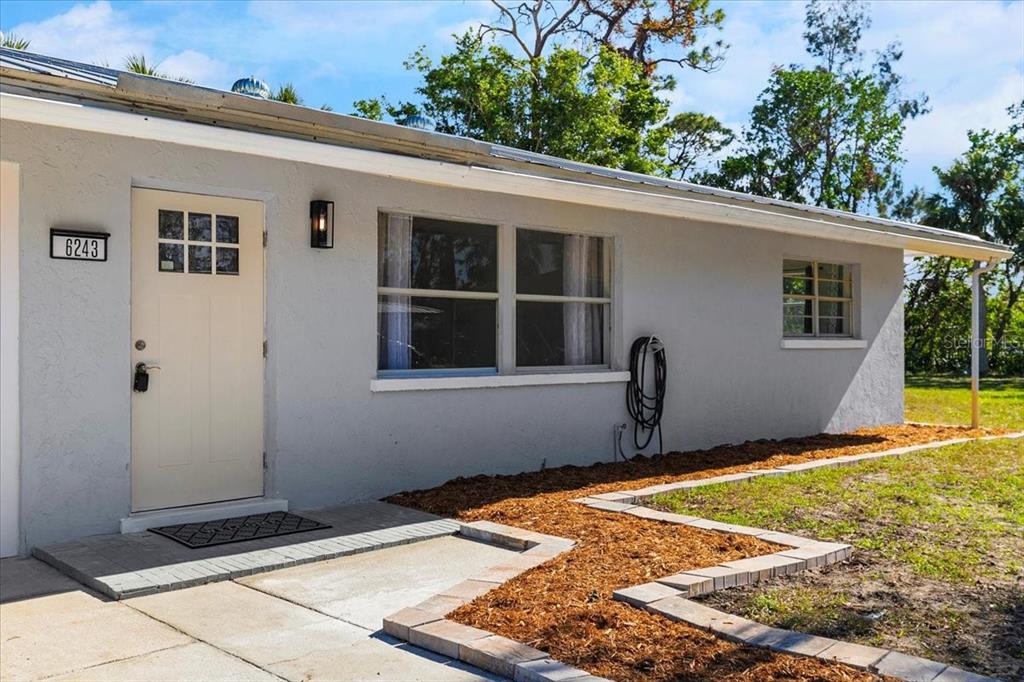 6243 CARLTON AVENUE, SARASOTA, FL — photo 3 of 30