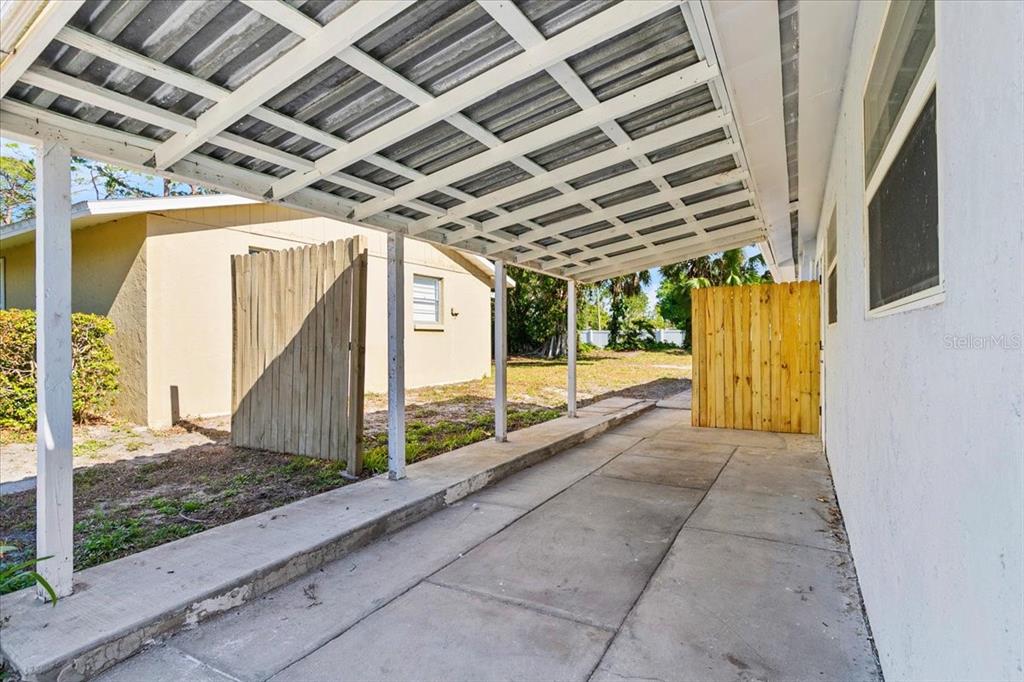 6243 CARLTON AVENUE, SARASOTA, FL — photo 4 of 30