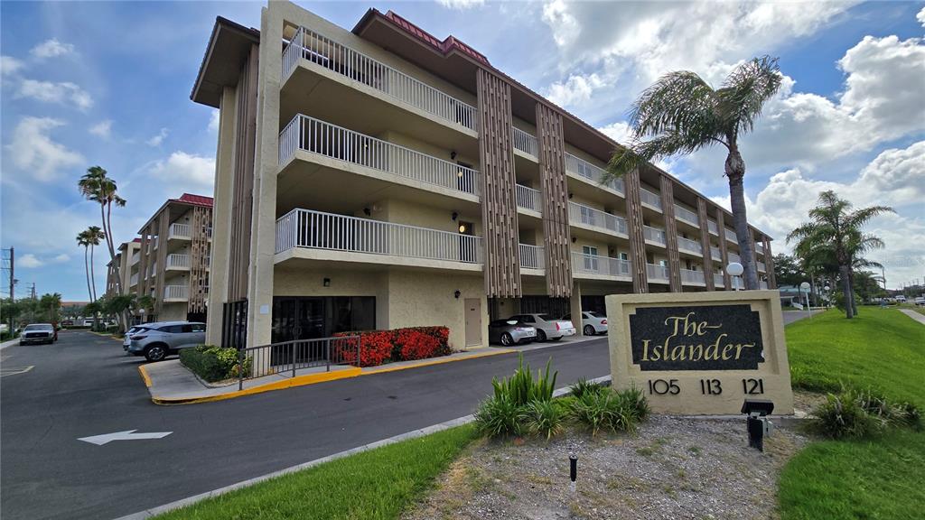 105 ISLAND WAY UNIT 112