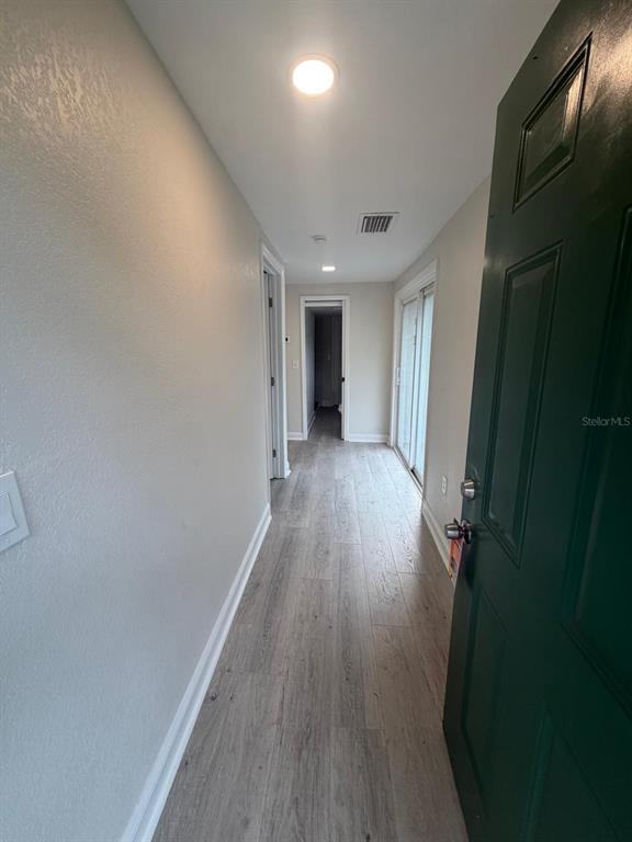 8424 N HIGHLAND AVENUE, TAMPA, FL — photo 2 of 9