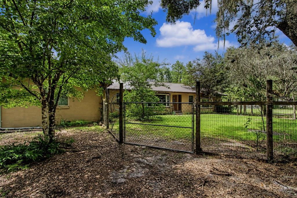 50 NE 120TH AVENUE, SILVER SPRINGS, FL — photo 2 of 30