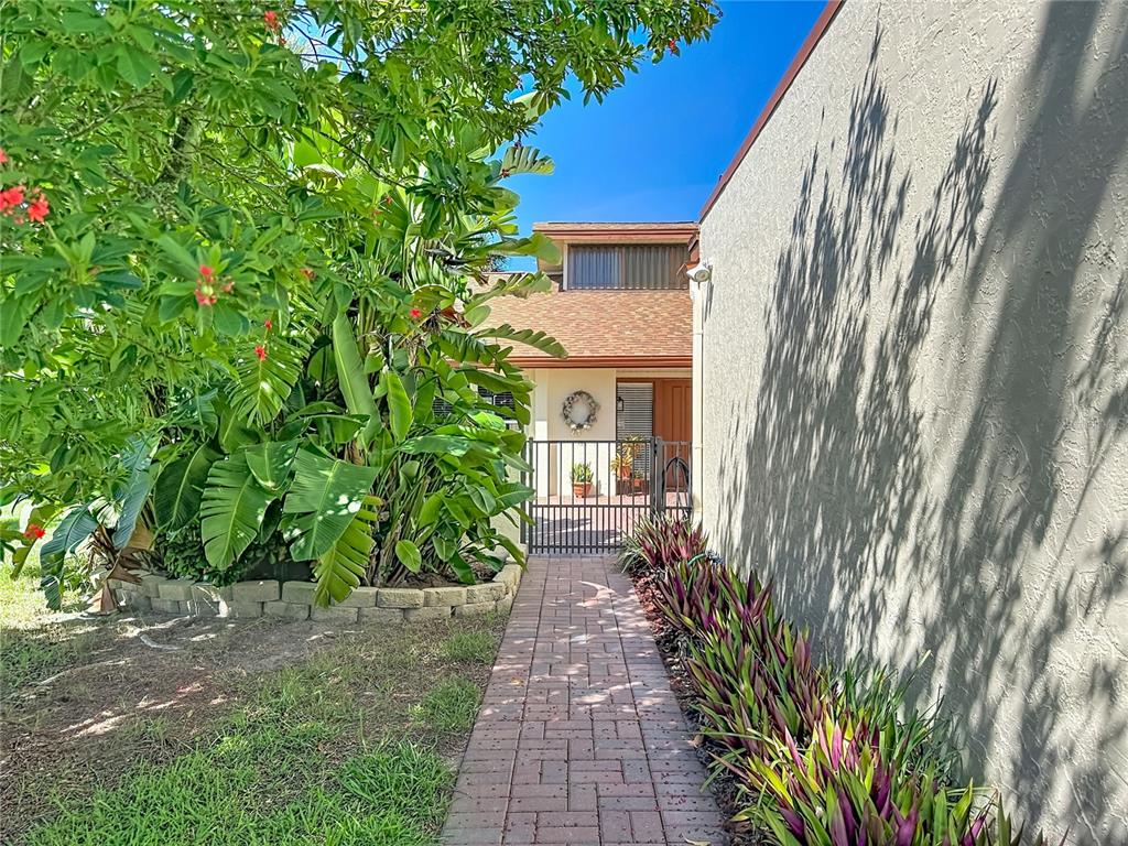 6010 COURTSIDE DRIVE, BRADENTON, FL — photo 3 of 30