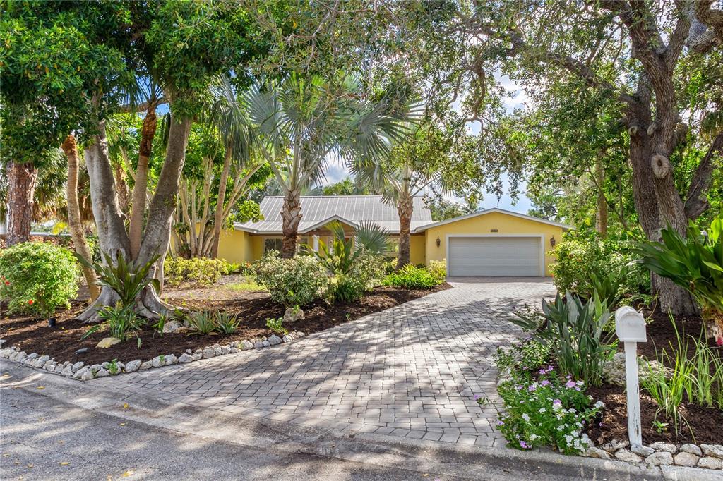 5215 CAPE LEYTE DRIVE
