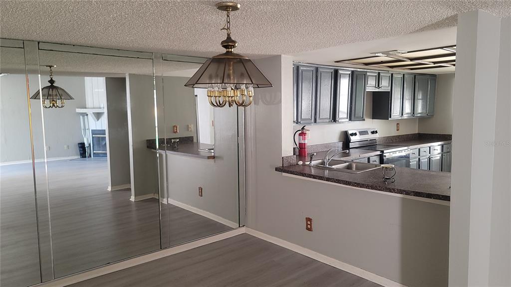 4891 PURITAN CIRCLE UNIT 2322, TAMPA, FL — photo 5 of 13
