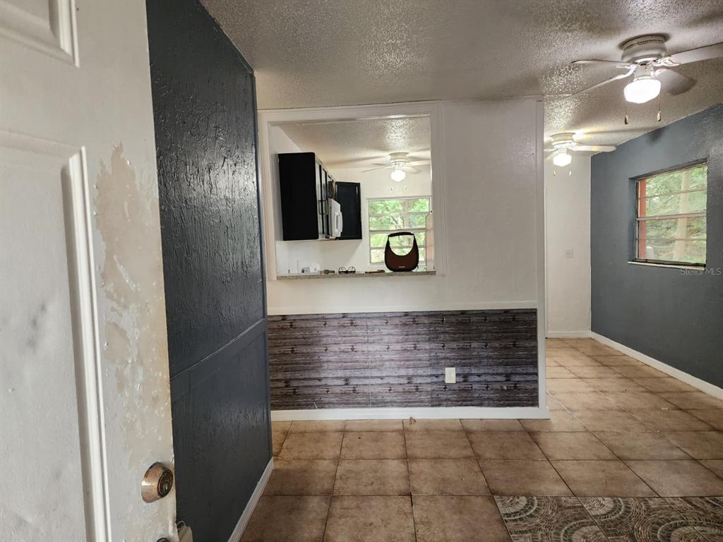 621 LINCOLN AVENUE, TARPON SPRINGS, FL — photo 2 of 7