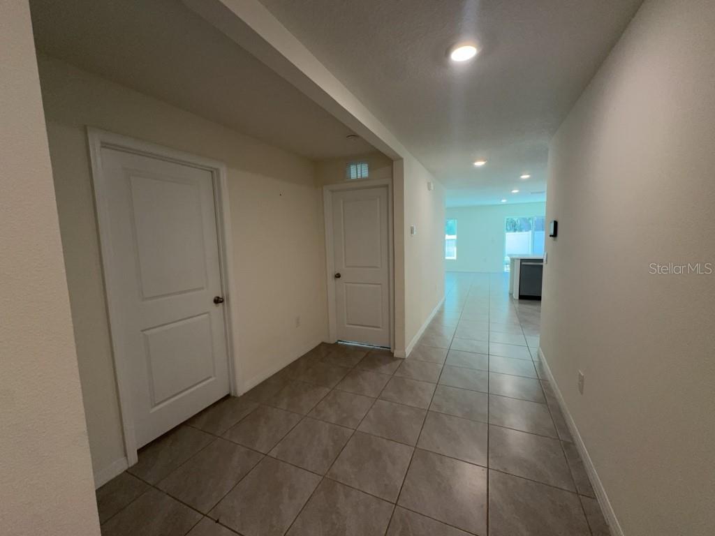 10326 SE 162ND PLACE ROAD, SUMMERFIELD, FL — photo 2 of 18