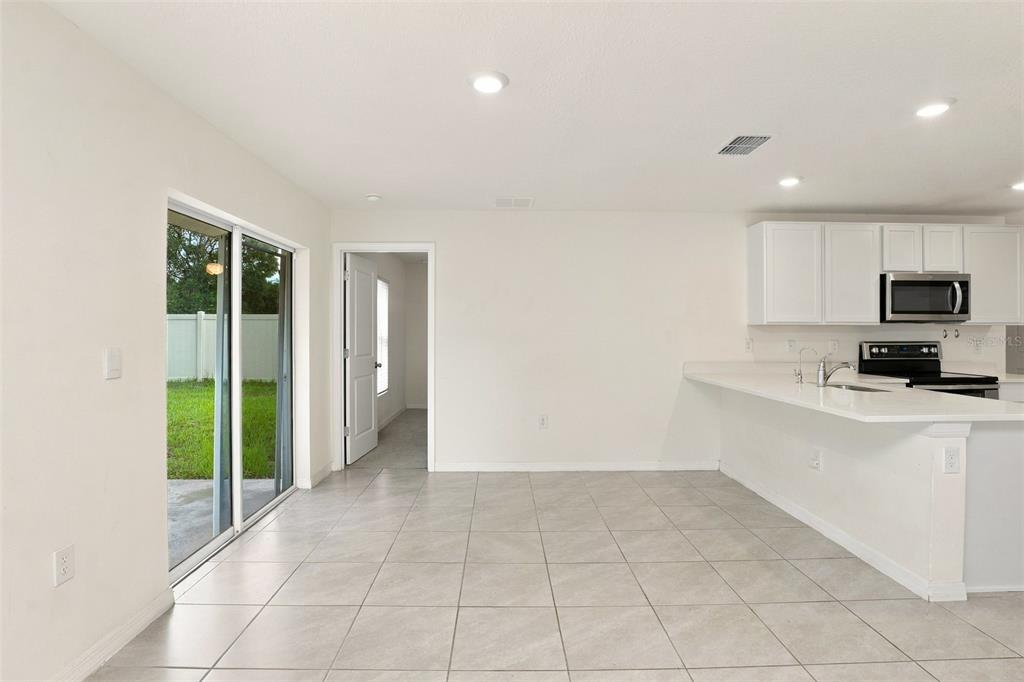 10326 SE 162ND PLACE ROAD, SUMMERFIELD, FL — photo 4 of 18
