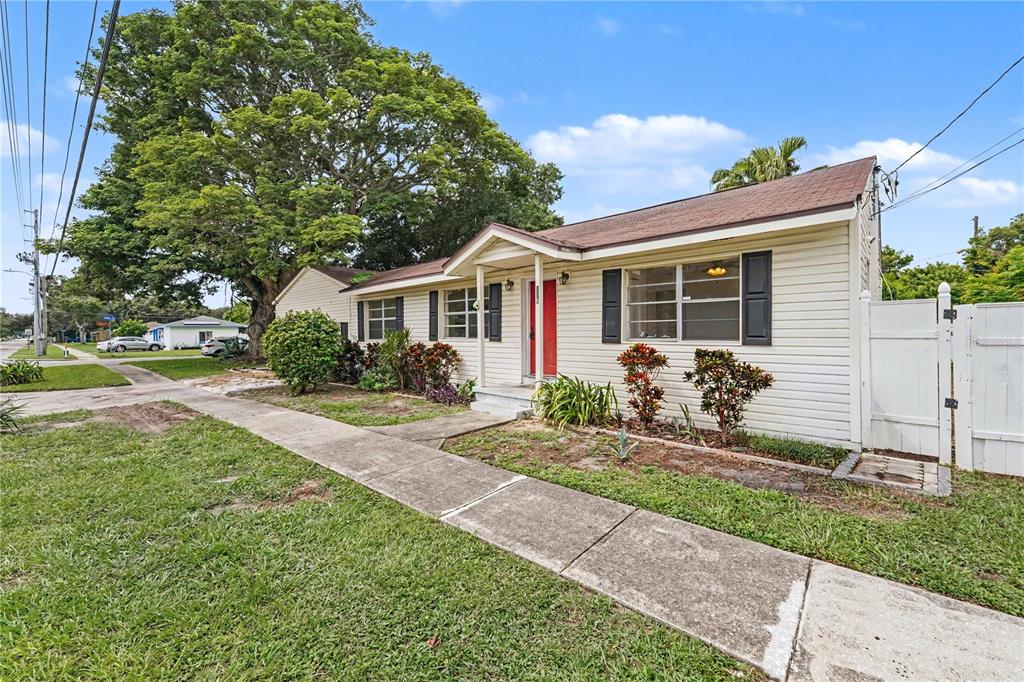 116 N DUNCAN AVENUE, CLEARWATER, FL — photo 2 of 31