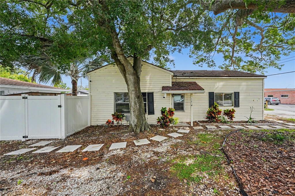 116 N DUNCAN AVENUE, CLEARWATER, FL — photo 3 of 31
