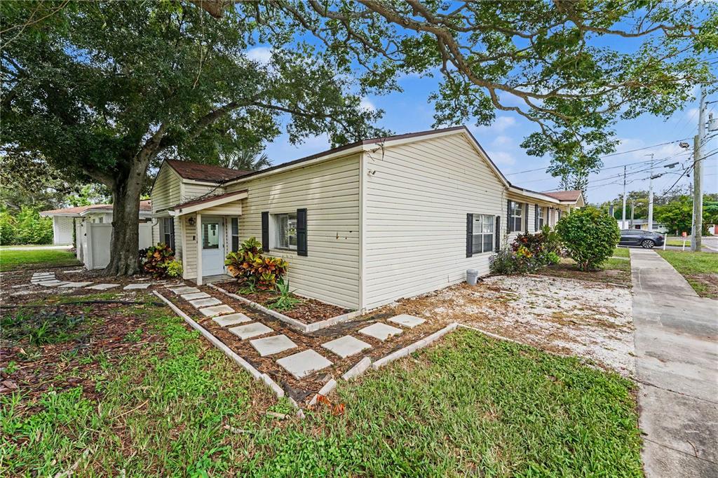 116 N DUNCAN AVENUE, CLEARWATER, FL — photo 4 of 31