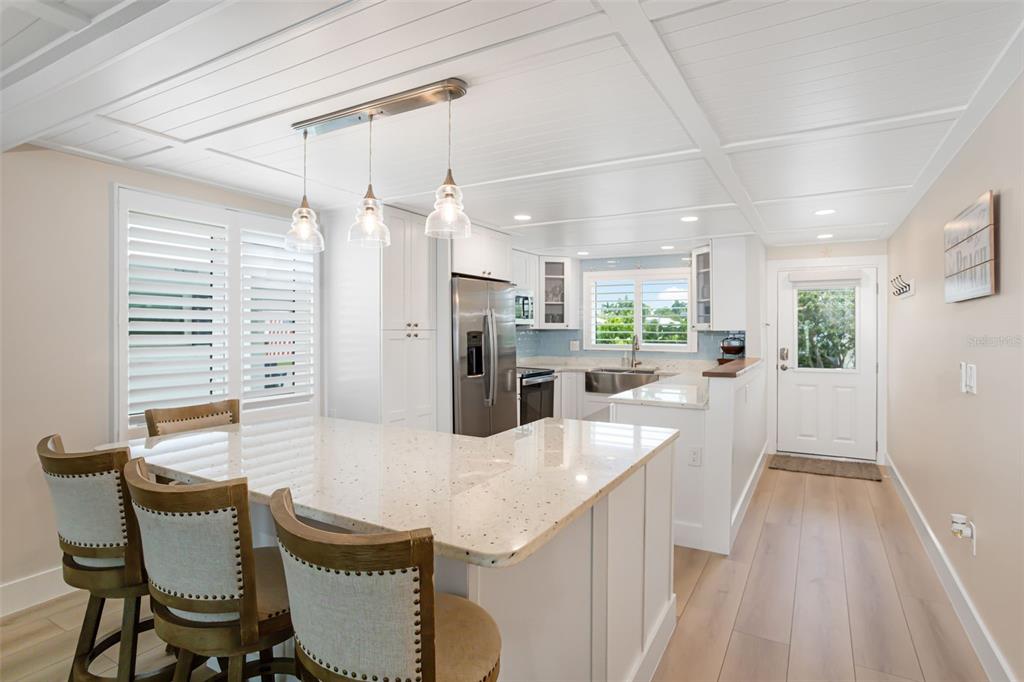 546 SPANISH DRIVE S, LONGBOAT KEY, FL — photo 4 of 30