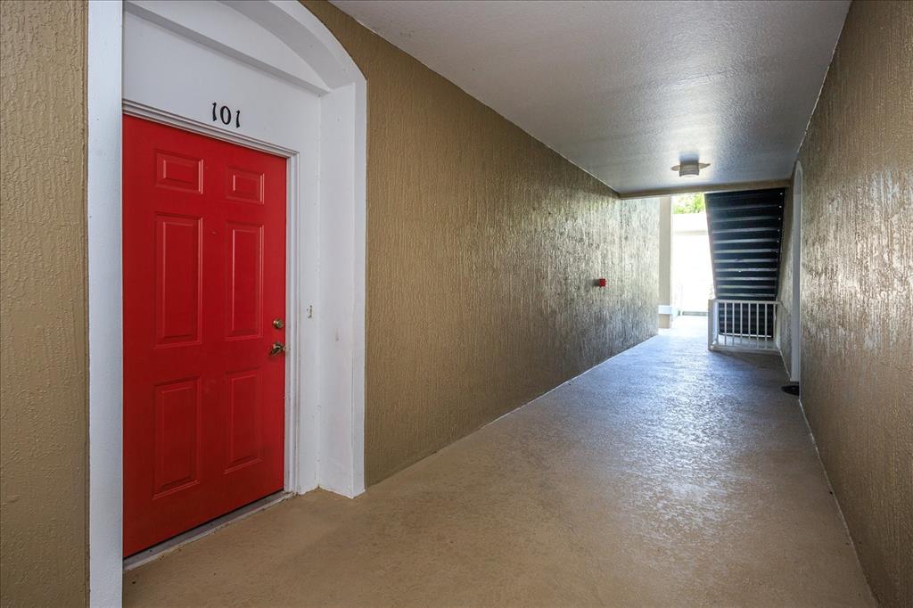 586 BRANTLEY TERRACE WAY UNIT 101, ALTAMONTE SPRINGS, FL — photo 2 of 30