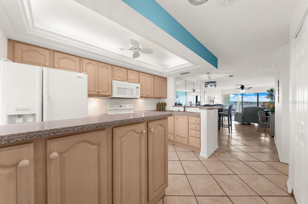 8911 MIDNIGHT PASS ROAD UNIT 511, SARASOTA, FL — photo 4 of 30