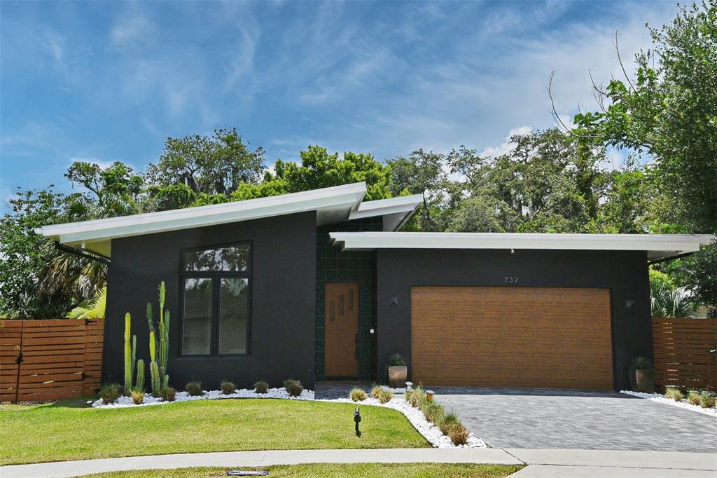 737 N CAPEN AVENUE