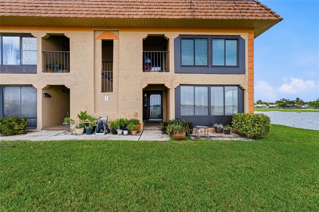 10142 SEMINOLE ISLAND DRIVE, LARGO, FL — photo 2 of 30