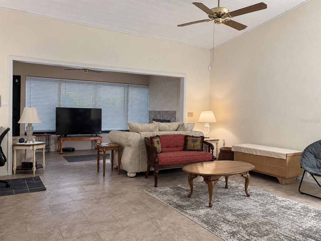 505 CLUBHOUSE DRIVE, LAKE WALES, FL — photo 4 of 19