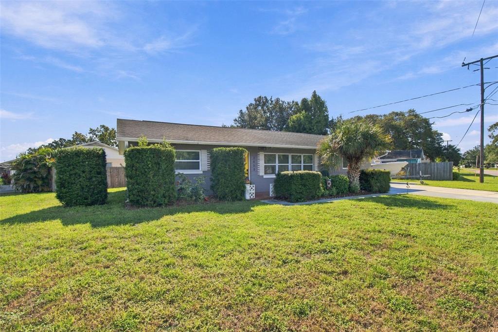 3653 68TH STREET N, ST PETERSBURG, FL — photo 3 of 41