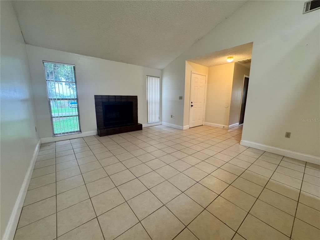 7415 HIGHLAND GROVE DRIVE, LAKELAND, FL — photo 4 of 19