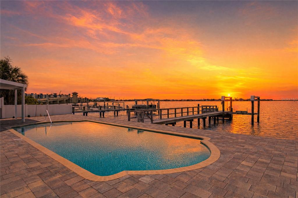 7989 CAUSEWAY BOULEVARD N, ST PETERSBURG, FL — photo 4 of 30