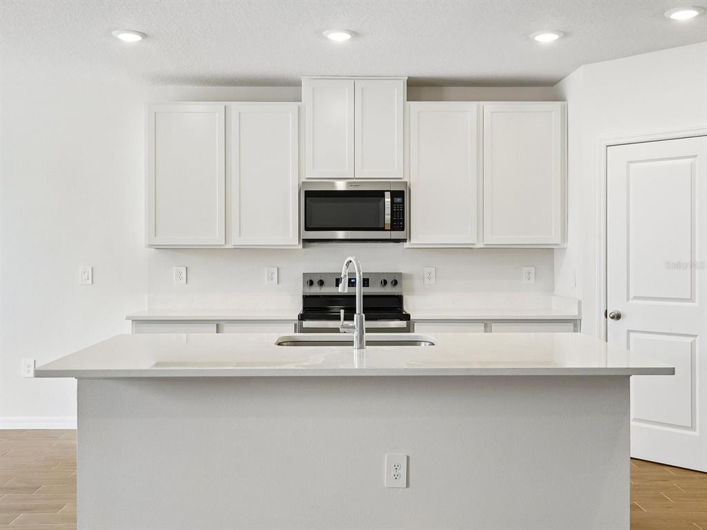 14137 HARVEST PINES LANE, HUDSON, FL — photo 3 of 15